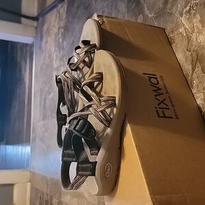 Chaco brown womens size 8